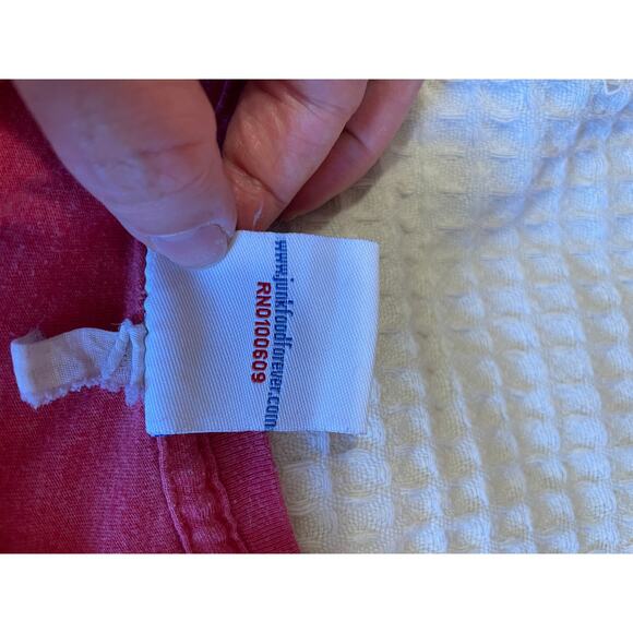 Junk Food Schlitz Graphic Washed Red Crew Neck Tee Shirt Small Retro - Picture 9 of 10